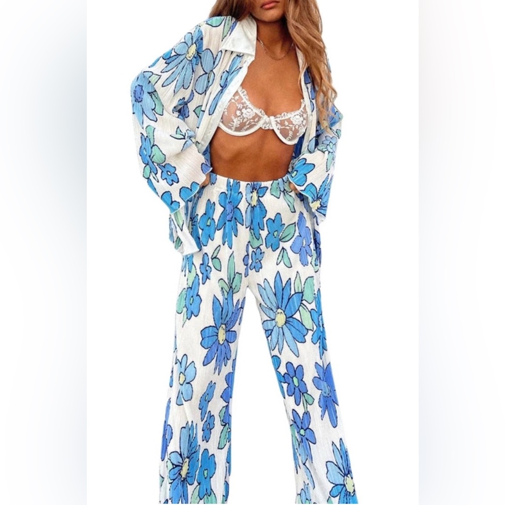 2-Piece Set Floral Blue and White Women's loungewear !
